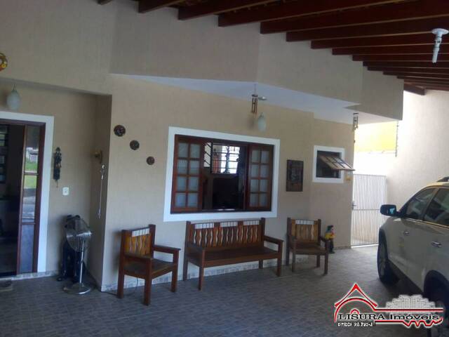 Casa para Venda em Jacareí - 3