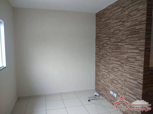 Casa para Venda em São José dos Campos - 4