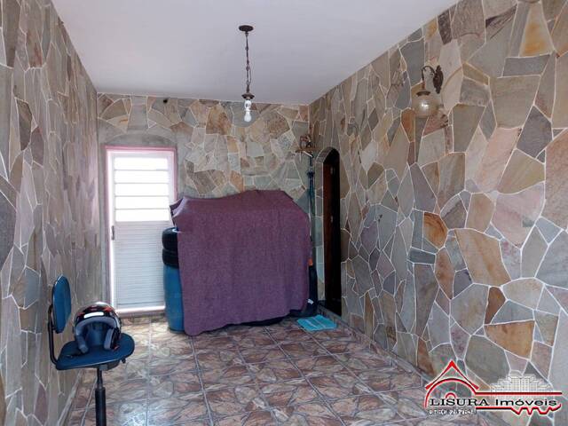 Casa para Venda em Jacareí - 3