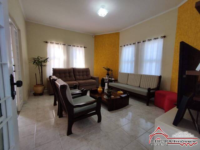 Casa para Venda em Jacareí - 3