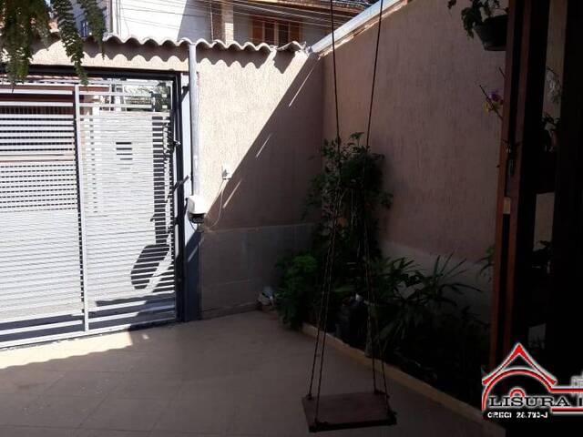 Casa para Venda em Jacareí - 3