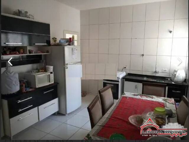 Casa para Venda em Jacareí - 3