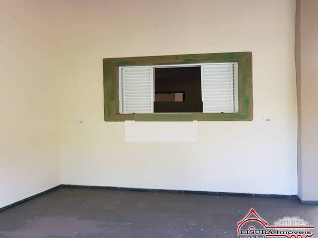 Casa para Venda em Jacareí - 3