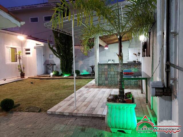 Casa para Venda em Jacareí - 3