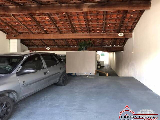 Casa para Venda em Jacareí - 3