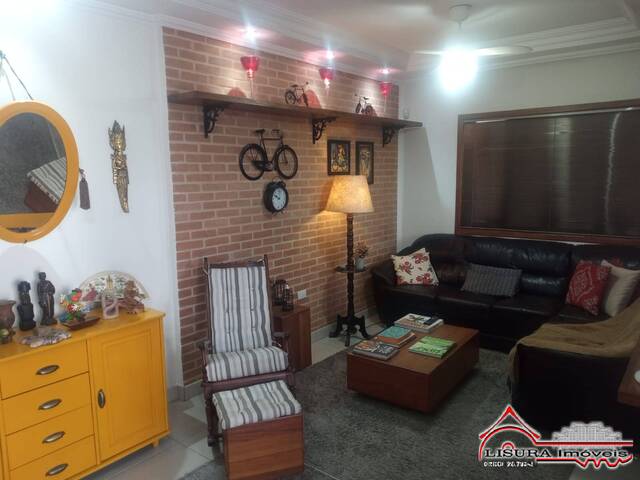 Casa para Venda em Jacareí - 3