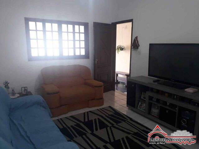 Casa para Venda em Jacareí - 3