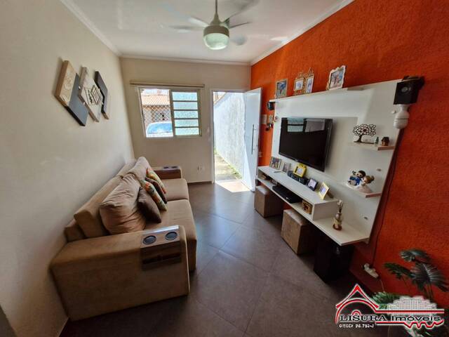 Casa em condomínio para Venda em Jacareí - 2