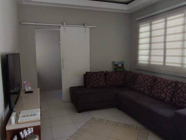 Casa em condomínio para Venda em Jacareí - 2