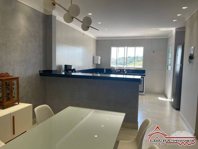 Casa para Venda em Jacareí - 3