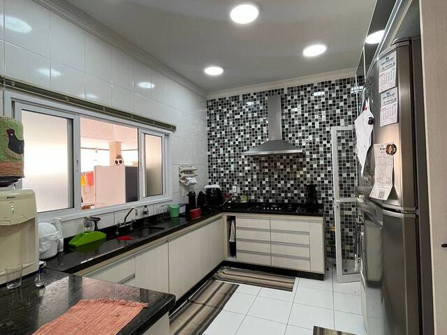 Casa para Venda em Jacareí - 3