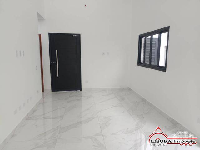 Casa em condomínio para Venda em Jacareí - 2