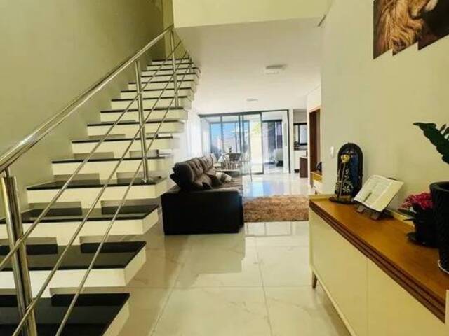 Casa em condomínio para Venda em Jacareí - 2