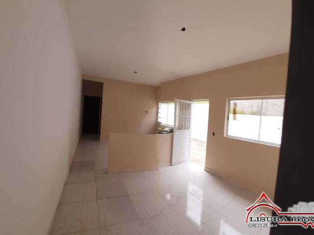 Casa para Venda em Jacareí - 3