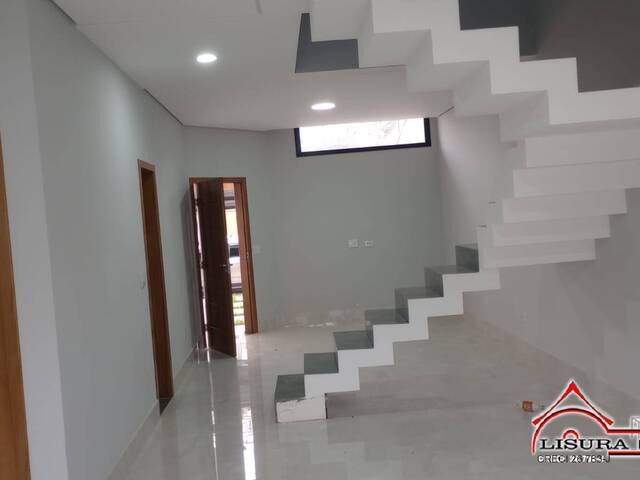 Casa para Venda em Jacareí - 5