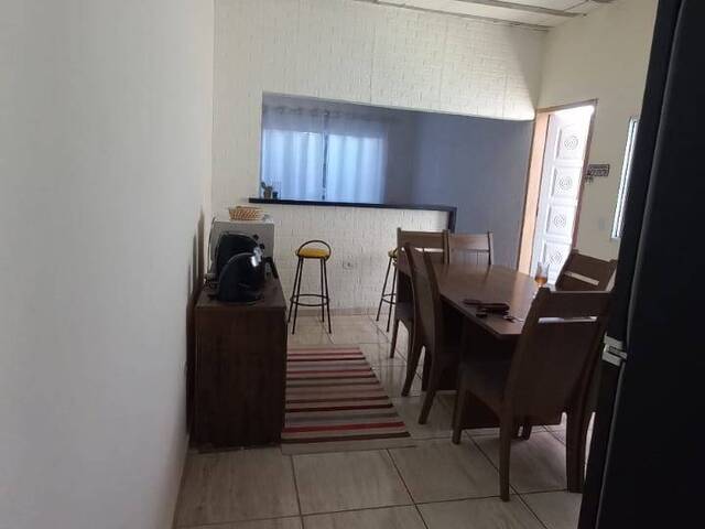 Casa para Venda em Jacareí - 3