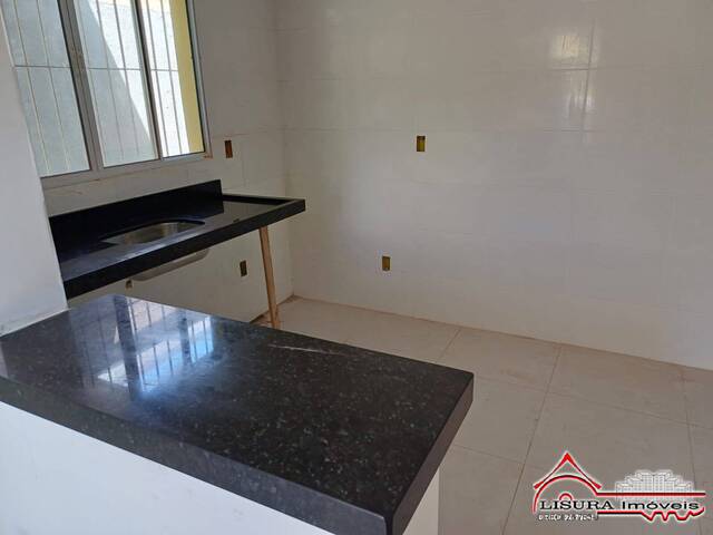 Casa para Venda em Jacareí - 3