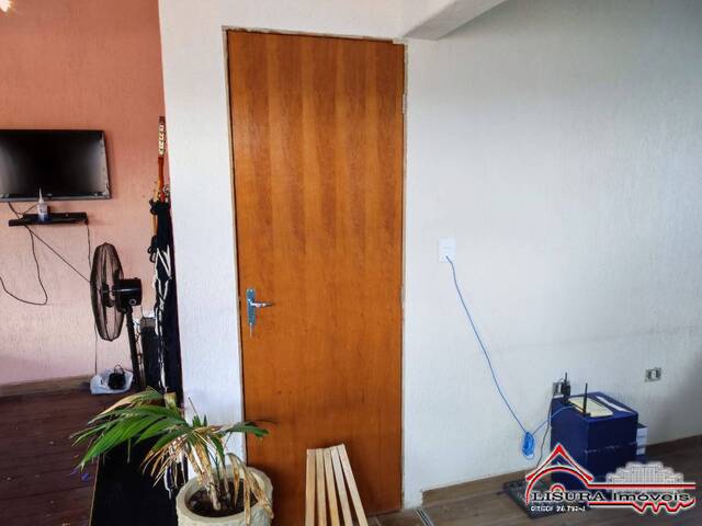 Casa para Venda em Jacareí - 3