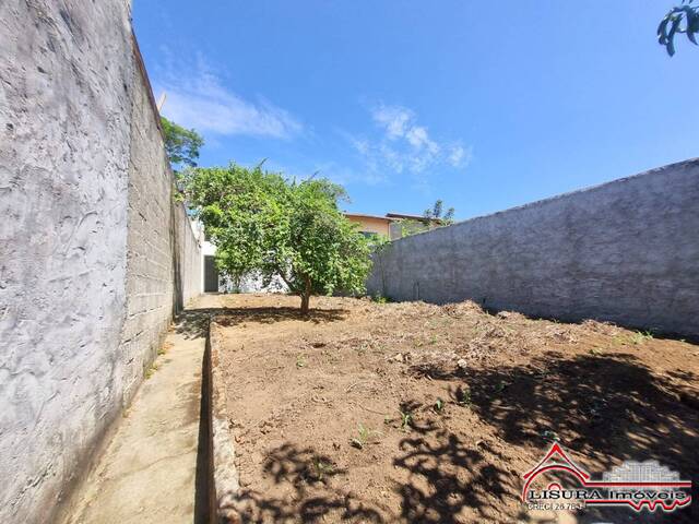 Casa para Venda em Jacareí - 3