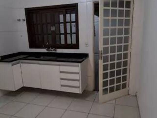 Casa para Venda em São José dos Campos - 4