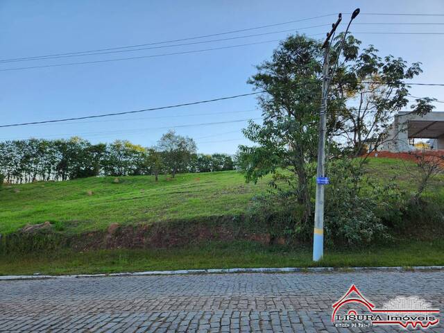 Venda em Condomínio Parque Vale dos Lagos - Jacareí