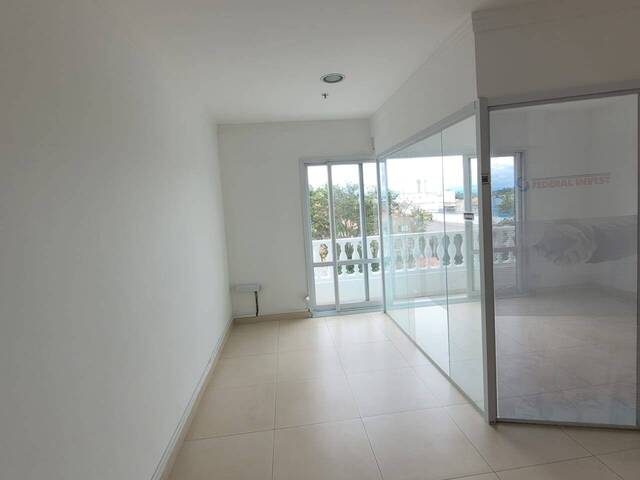 Sala para Venda em Jacareí - 5