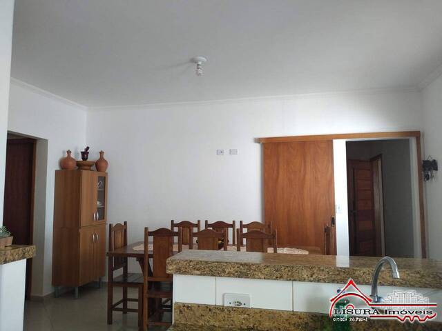 Casa para Venda em São José dos Campos - 4