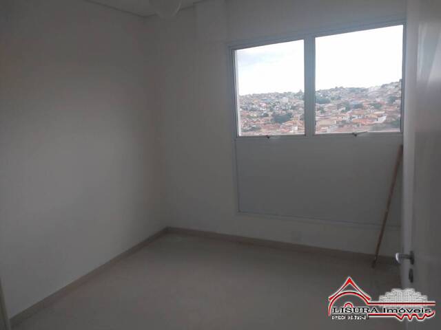 Sala para Venda em Jacareí - 3