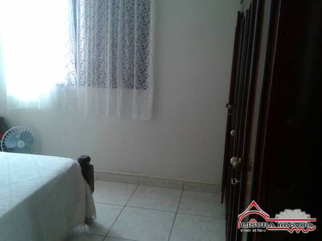 Casa em condomínio para Venda em Jacareí - 2