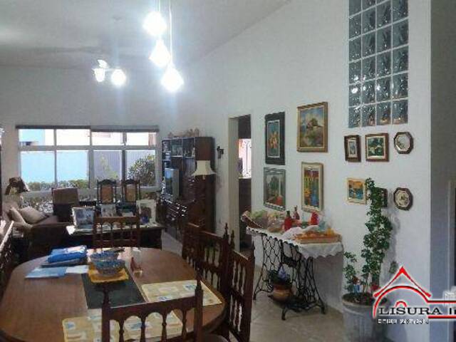 Casa em condomínio para Venda em Jacareí - 3