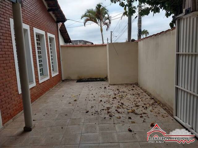 Casa para Venda em Jacareí - 3