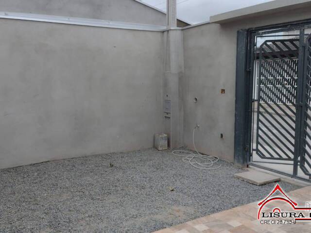 Casa para Venda em Jacareí - 3