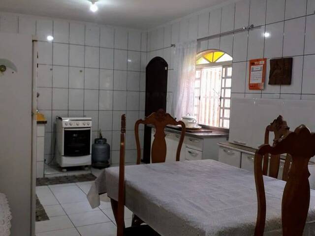Casa para Venda em São José dos Campos - 4