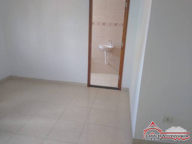 Casa para Venda em Jacareí - 3