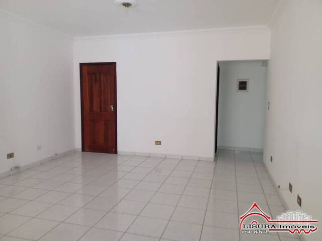 Casa para Venda em Jacareí - 3