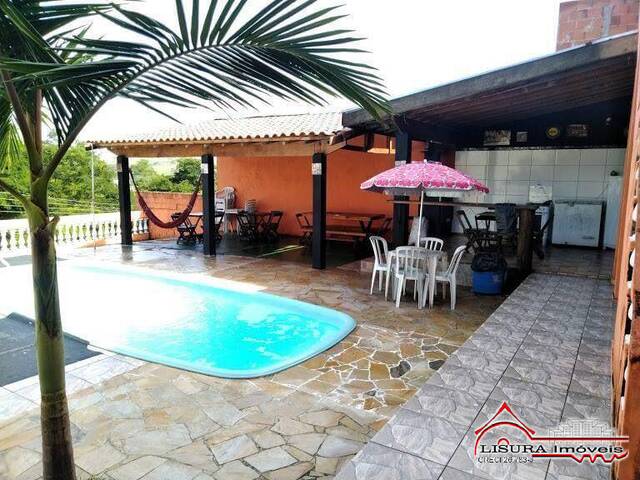 Casa para Venda em Jacareí - 3