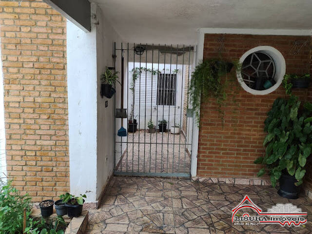 Casa para Venda em Jacareí - 3