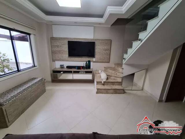 Casa em condomínio para Venda em Jacareí - 2