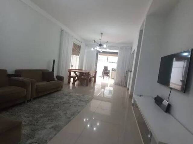 Casa em condomínio para Venda em Jacareí - 2