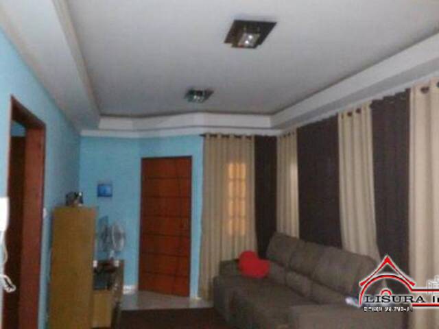 Casa para Venda em Jacareí - 3
