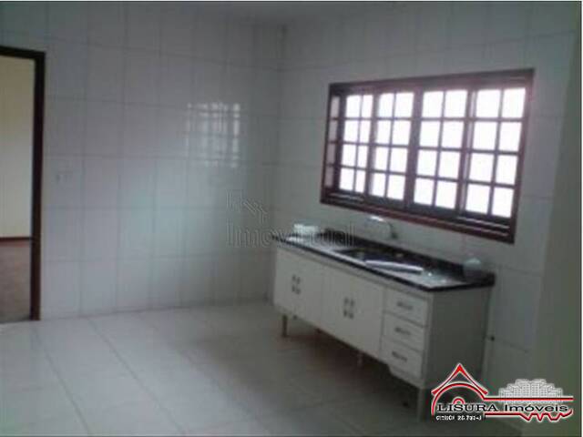 Casa para Venda em Jacareí - 3