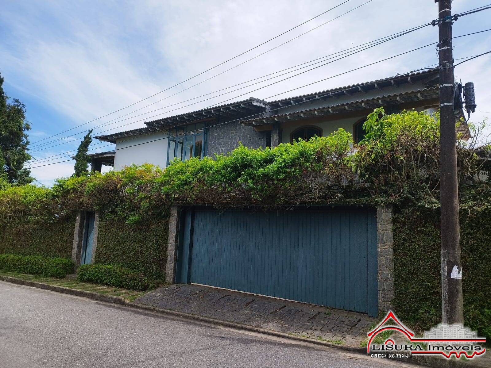Casa à venda com 4 quartos, 435m² - Foto 1