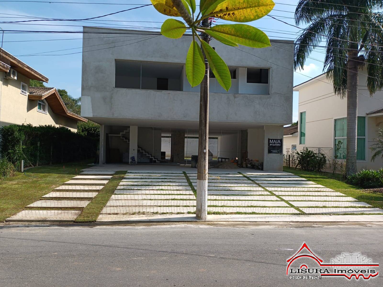LINDA CASA ALTO PADRÃO CONDOMINIO SANTA CLARA JACAREÍ SP ESTUDA PERMUTA