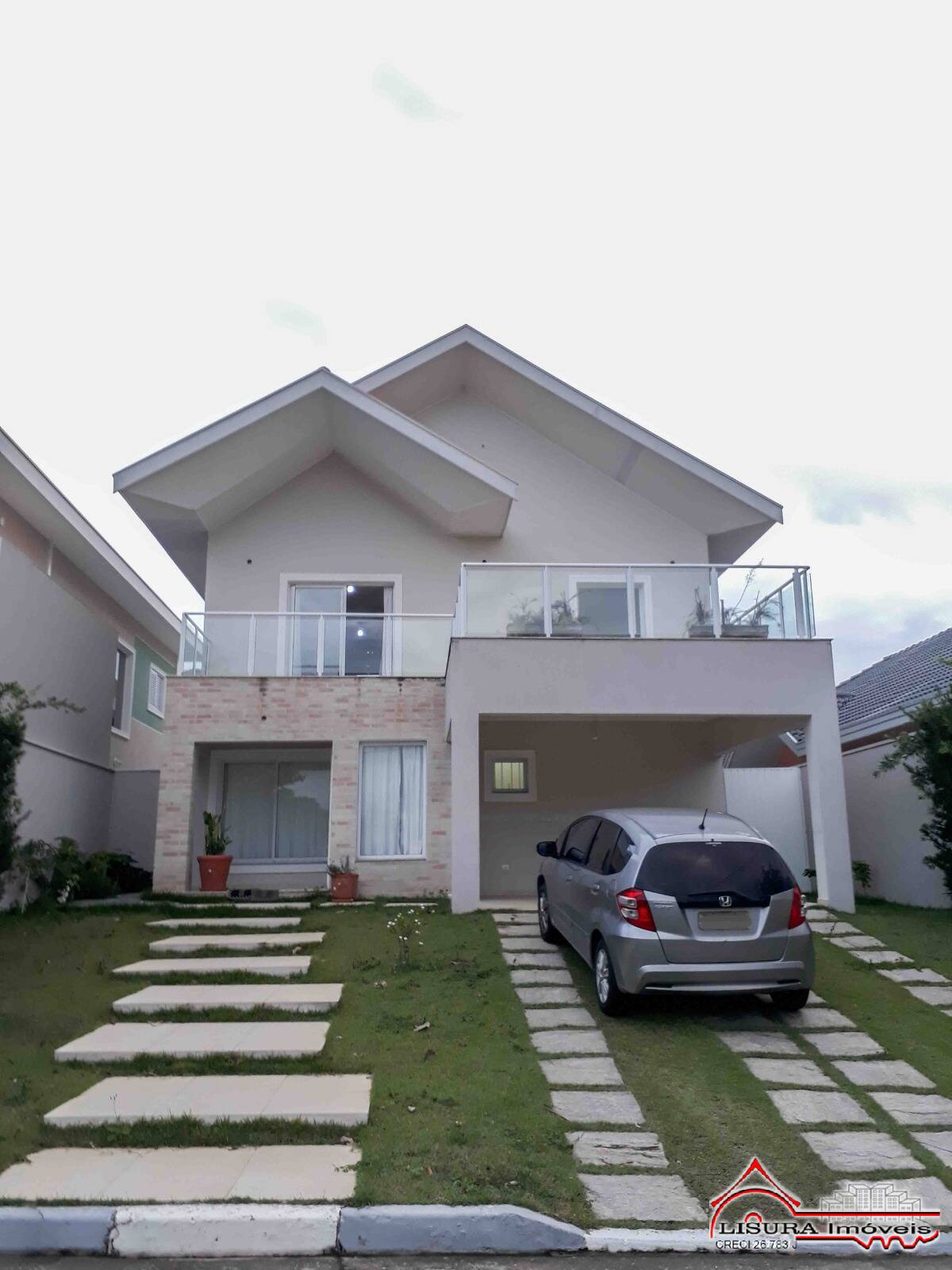 LINDA CASA NO SUNSET GARDEN ALTO PADRÃO JACAREÍ SP