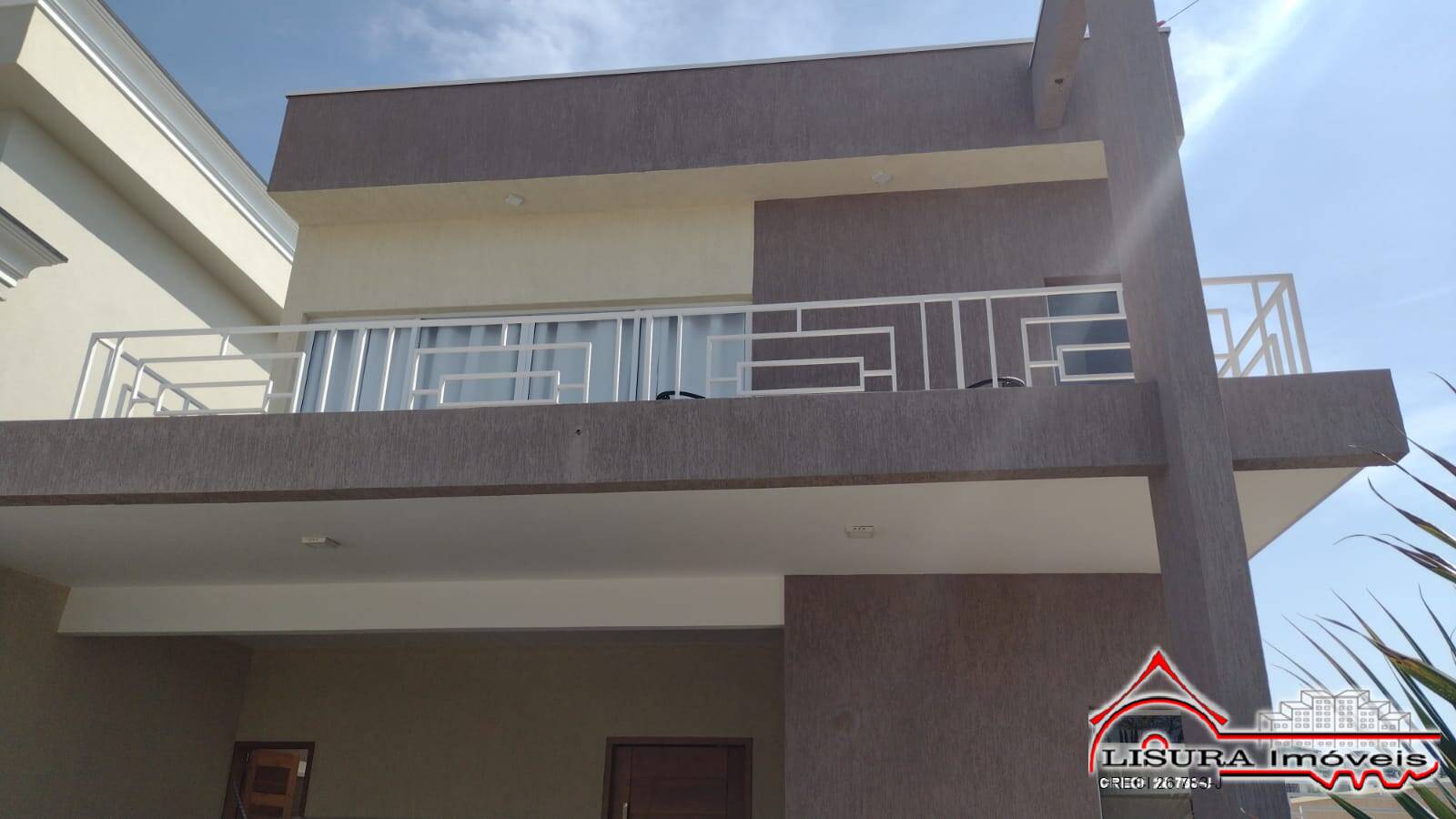 LINDA CASA EM CONDOMINIO ALTO PADRÃO JACAREÍ SP