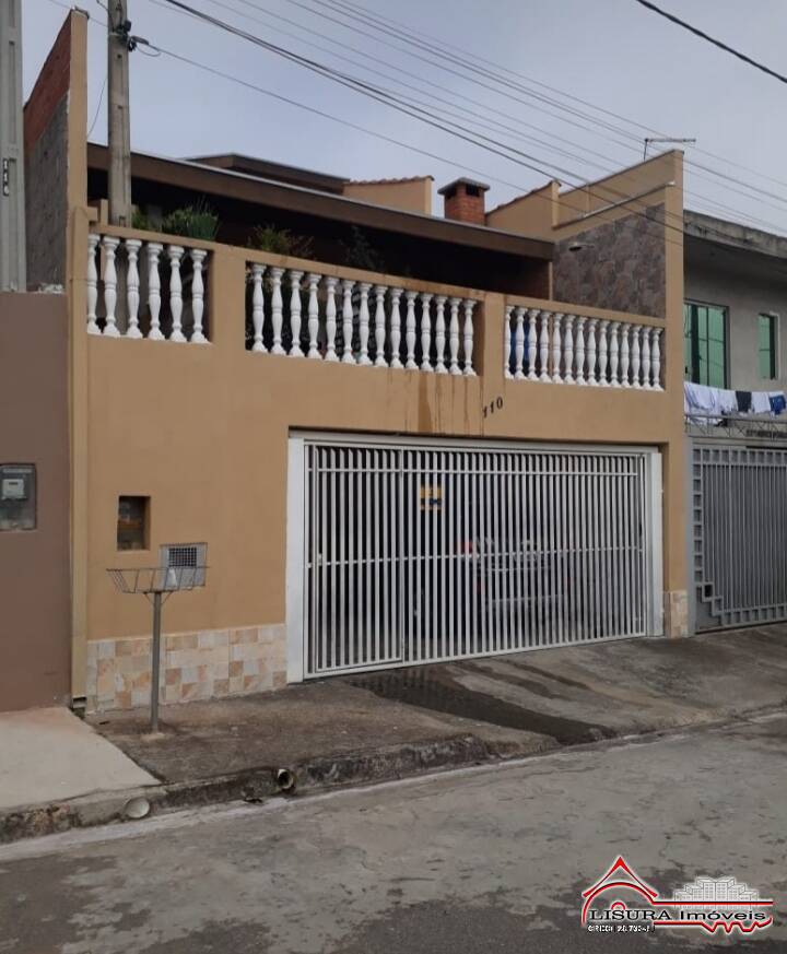 Casa à venda com 2 quartos, 82m² - Foto 1