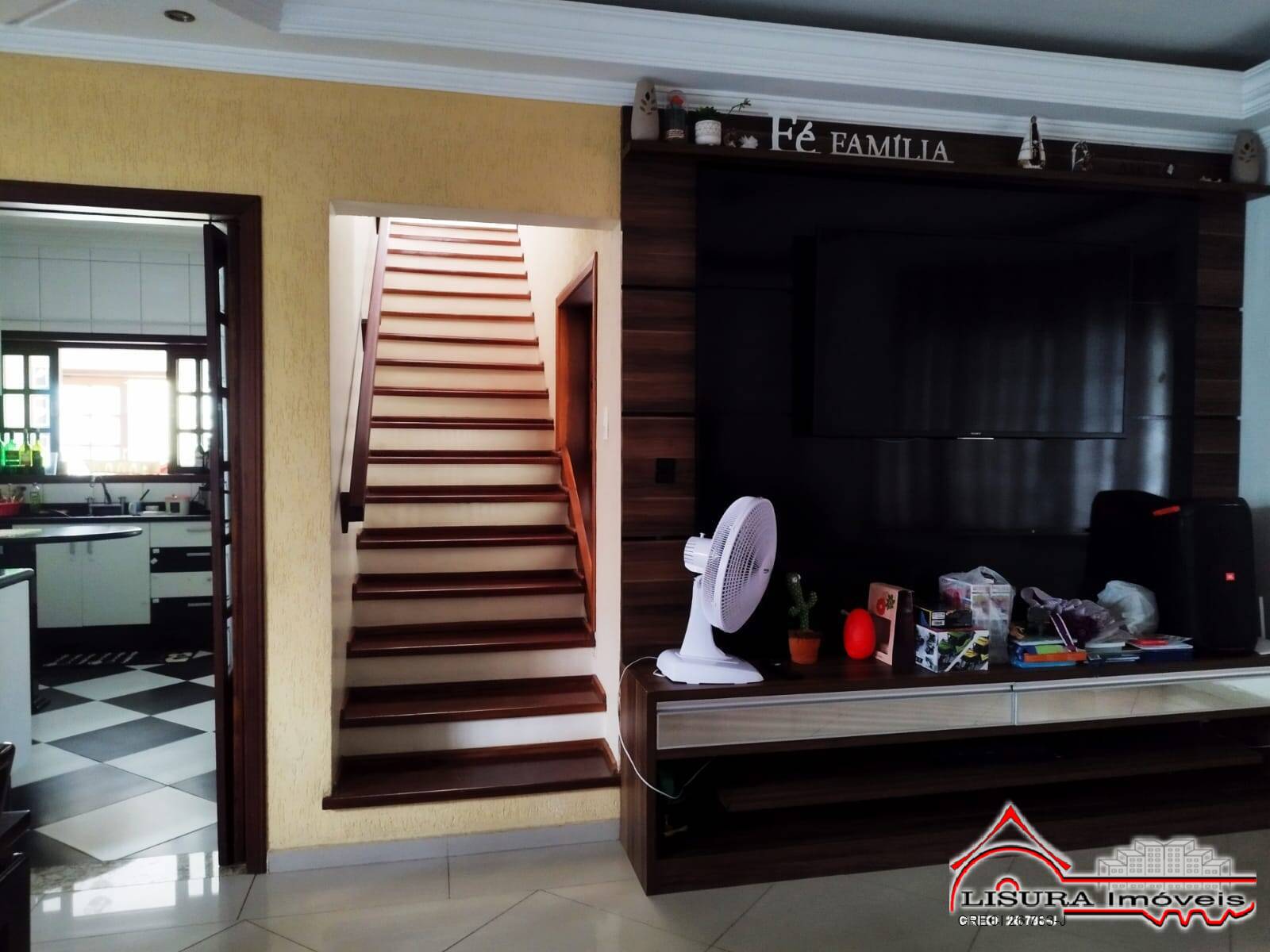 Casa à venda com 3 quartos, 240m² - Foto 7