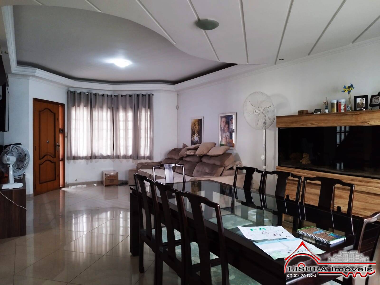 Casa à venda com 3 quartos, 240m² - Foto 2