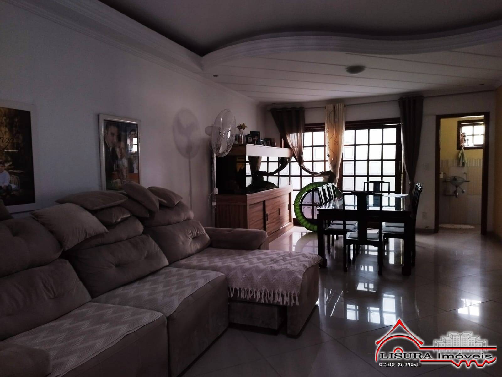 Casa à venda com 3 quartos, 240m² - Foto 3