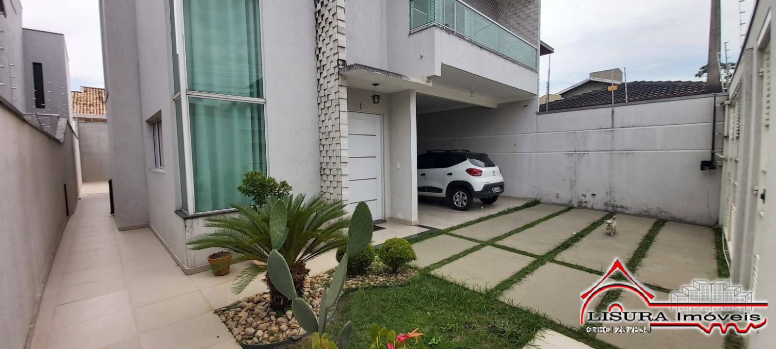Sobrado com excelente localização no bairro - Villa Branca - Jacareí/SP